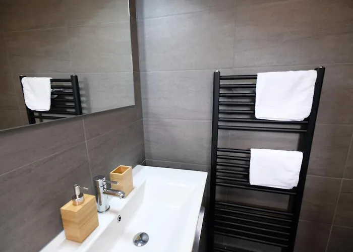 Fantastic 90m2 Two-bedroom With Terrace - Wa7b