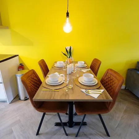 Fantastic 90m2 Two-bedroom With Terrace - Wa7b טיל